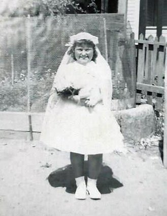 bettygingerellifirstcommunion.jpg